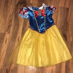 Disney princess Snow White dress size small 4-6